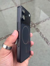 Load image into Gallery viewer, Black Hard Convert Magsafe Case For Apple Iphone 17
