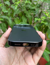 Load image into Gallery viewer, Black Auto Focus Luxury Design Case For Apple Iphone 14 Pro Max
