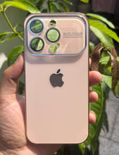 Load image into Gallery viewer, Golden Auto Focus Luxury Design Case For Apple Iphone 14 Pro Max
