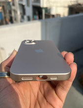 Load image into Gallery viewer, Golden Hard Pc premium case for Apple Iphone 15
