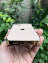 Load image into Gallery viewer, Desert Gold 17 Series Look Inspired Case For Apple Iphone 15 Plus
