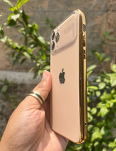 Load image into Gallery viewer, Golden Auto Focus Luxury Design Case For Apple Iphone 11 Pro
