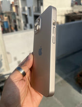 Load image into Gallery viewer, Golden Hard Pc premium case for Apple Iphone 14
