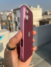 Load image into Gallery viewer, Rose Gold Hard Pc premium case for Apple Iphone 16
