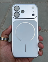 Load image into Gallery viewer, Silver Hard Convert Magsafe Case For Apple Iphone 16
