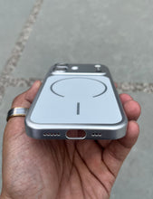 Load image into Gallery viewer, Silver Hard Convert Magsafe Case For Apple Iphone 16
