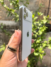 Load image into Gallery viewer, White Auto Focus Luxury Design Case For Apple Iphone 11 Pro
