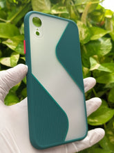 Load image into Gallery viewer, Green Flash Grip Silicone case For Apple iphone XR

