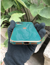 Load image into Gallery viewer, Green 6D chrome with lense silicone case for Apple Iphone 11
