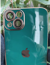 Load image into Gallery viewer, Green 6D chrome with lense silicone case for Apple Iphone 13
